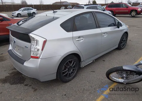 2010 Toyota Prius Iii z USA, uszkodzony, nr VIN JTDKN3DU8A0081582